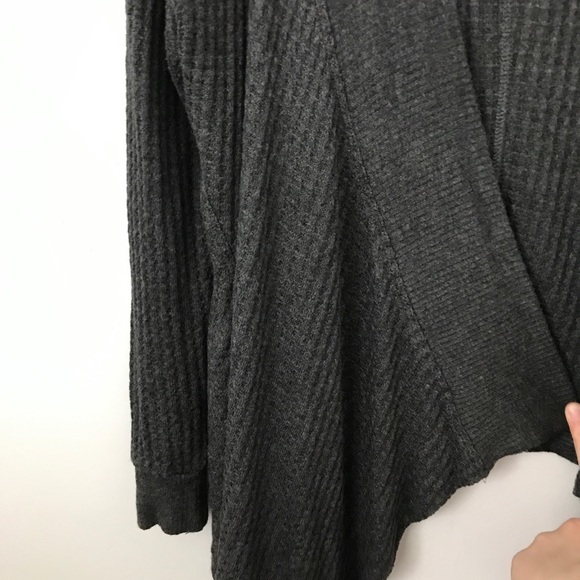 Velvet By Graham and Spencer Gray Cardigan - Picture 4 of 8